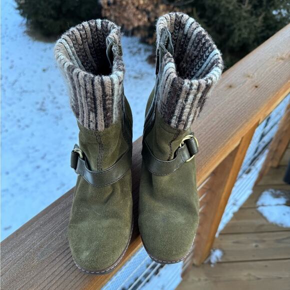 🧡SALE: Naturalizer size 8 Kenning Green Suede Wedge Boots Knit Sweater Cuff - Picture 6 of 11